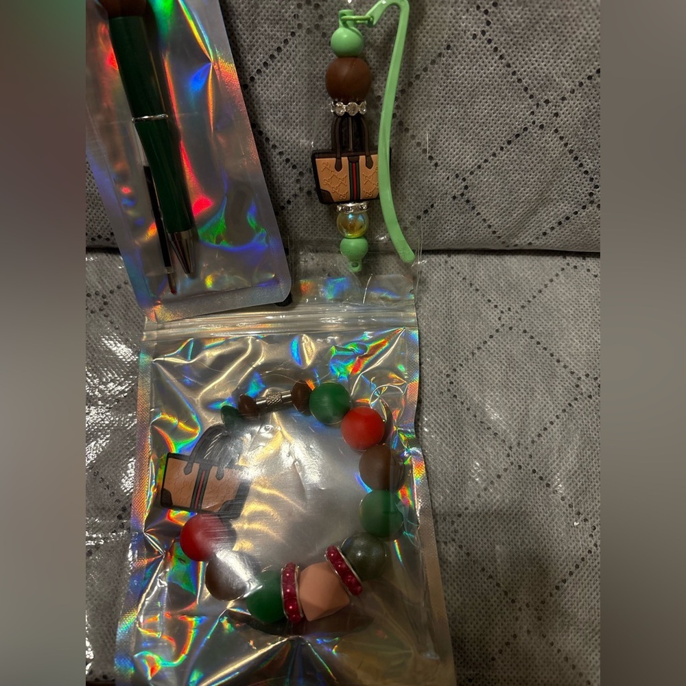 Gucci Fashion Bracelet/Keychain, Pen,and Accessories Set